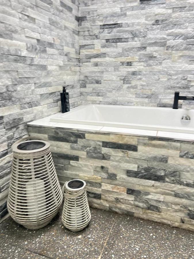 Central Belfast Modern Apartment Great Location Free Parking Екстериор снимка